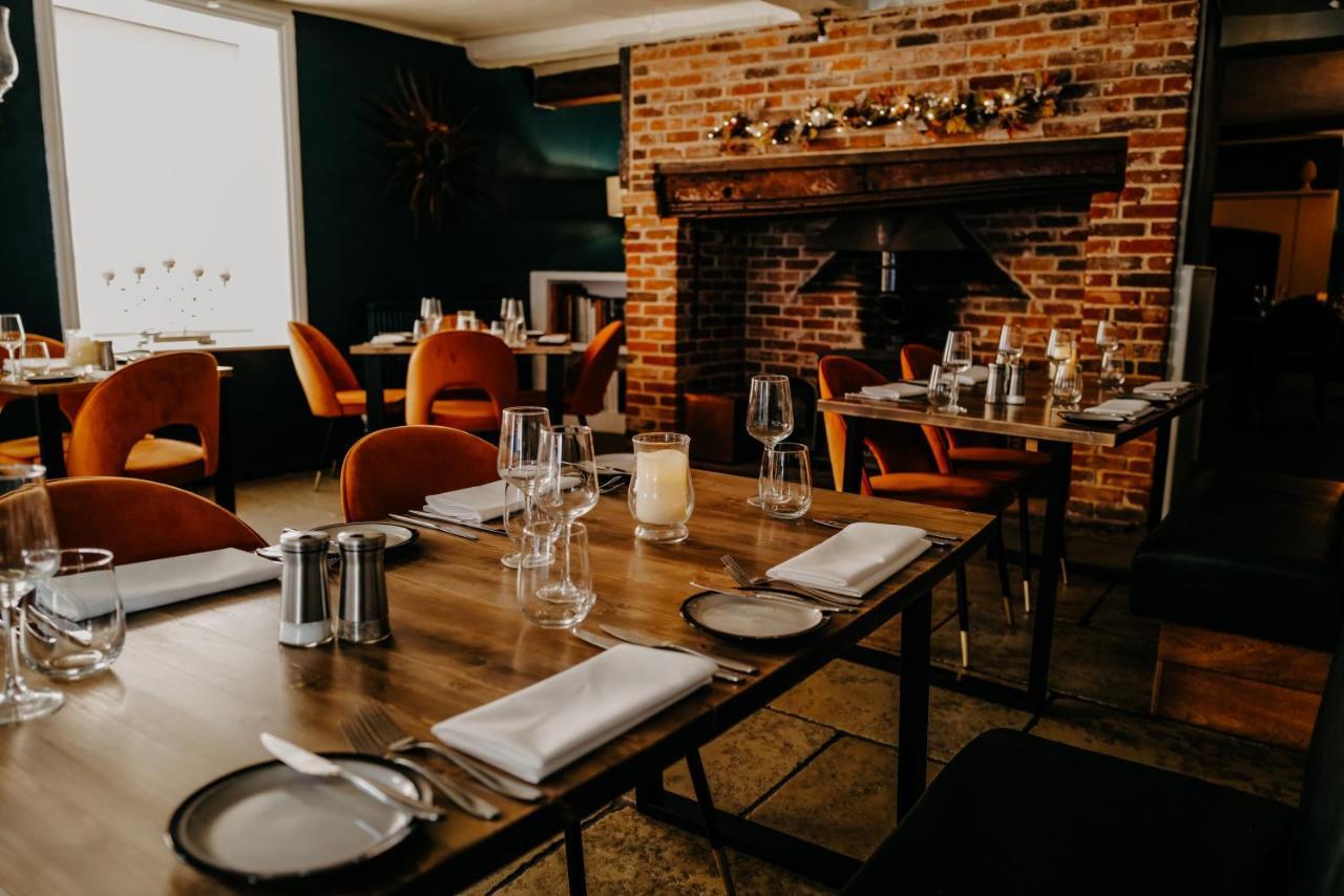 The Black Lion Hotel Little Walsingham Esterno foto