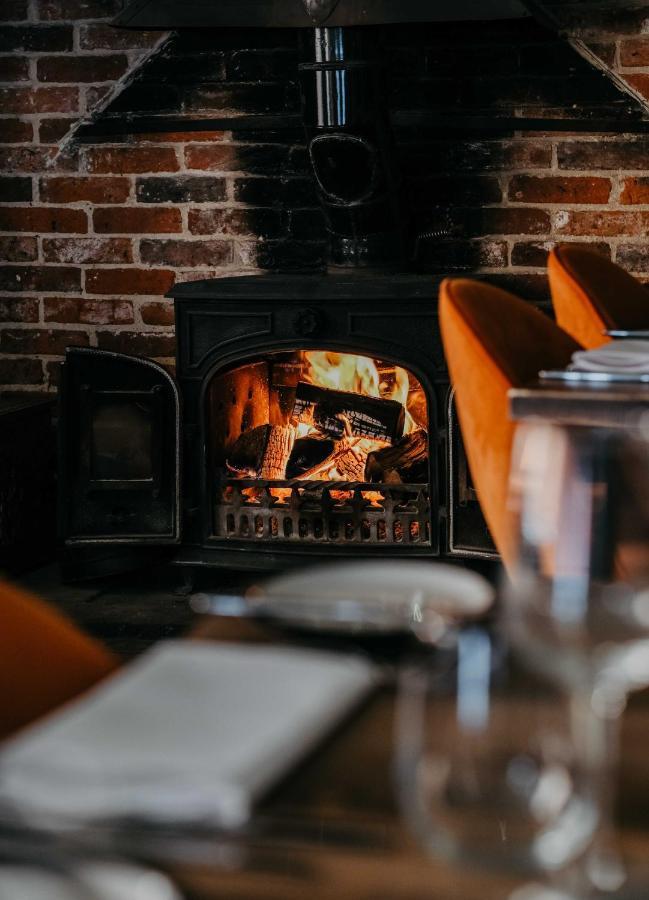 The Black Lion Hotel Little Walsingham Esterno foto
